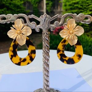 Flower Tortoise Oval Drop Earrings